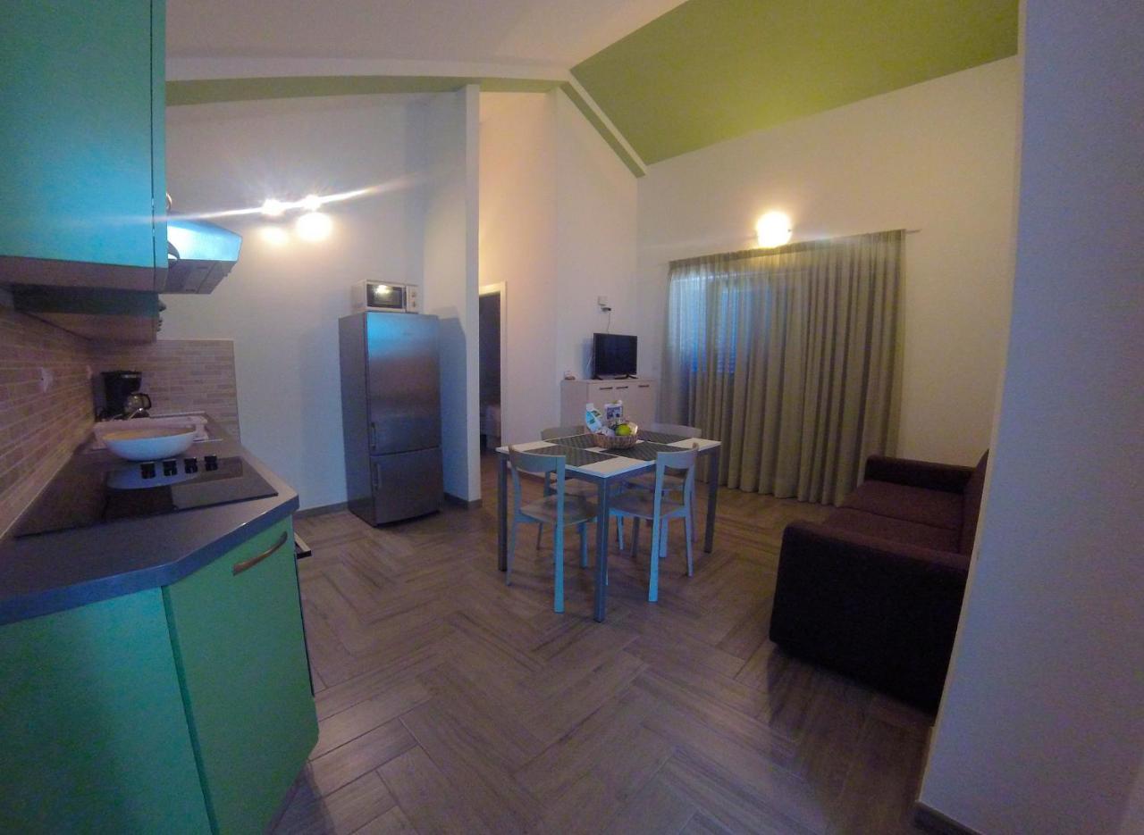 Wabi Sabi Resort & Apartments Brzac Екстериор снимка